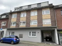 Vorderhaus mit Zugang zum Bungalow