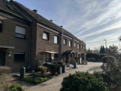 Modernes Reihenhaus mit viel Platz und Garage in Moers-Asberg!