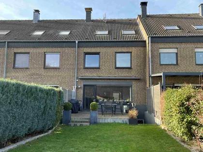 Jetzt neu: Haus zum Kauf in Moers