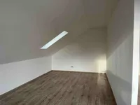 ... mit Arbeitsbereich (leicht abgeteilt)