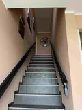 der Treppenaufgang zur Wohnung