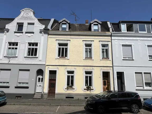 Großes EFH mit Altbau-Charme