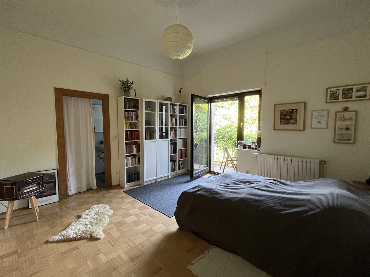 Schlafzimmer (OG) mit...