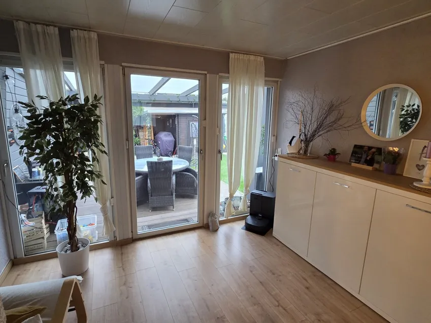 Leseecke und Austritt auf die Terrasse