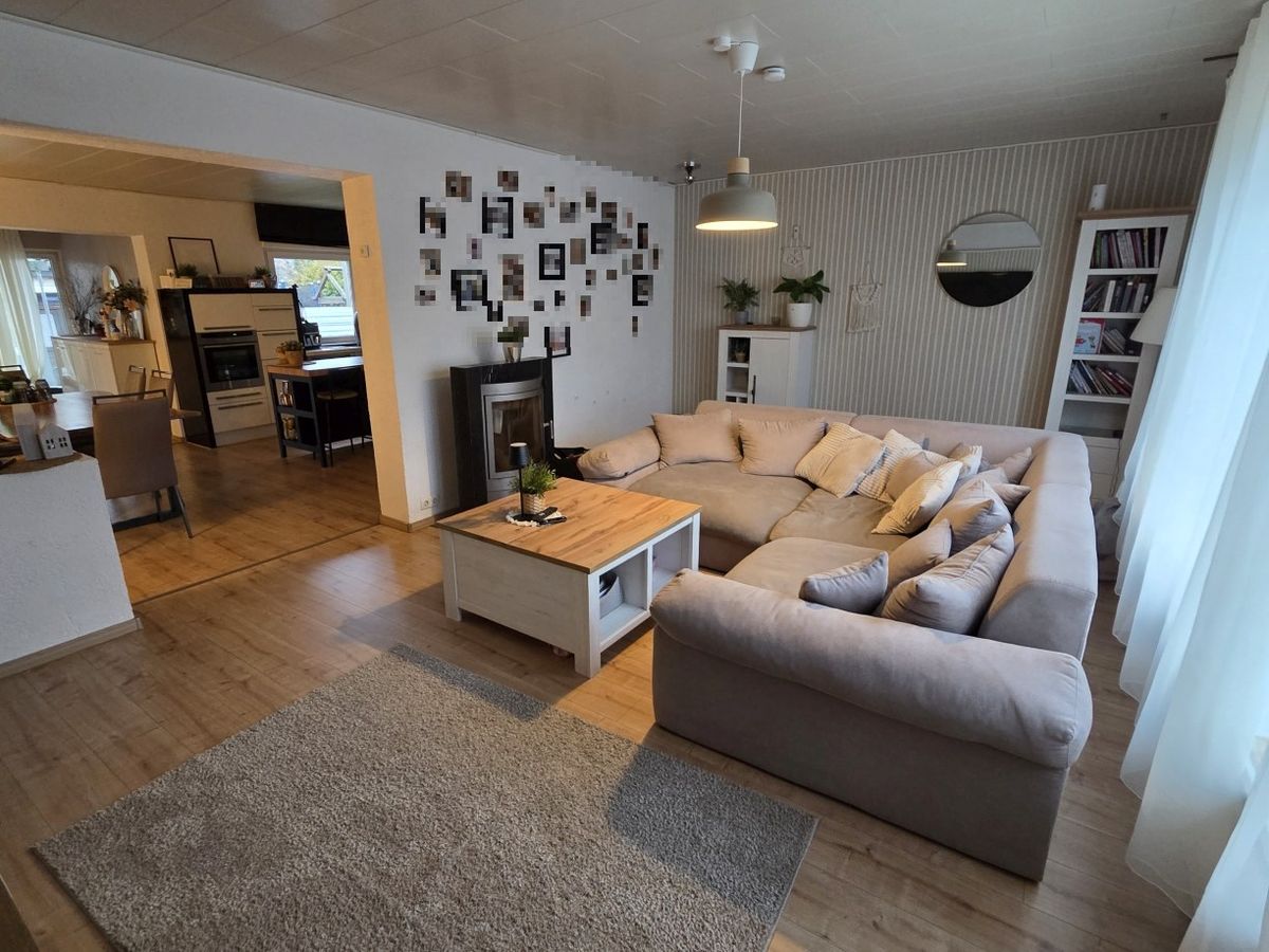 Wohnzimmer mit Kamin