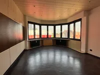 Das große Erkerzimmer mit...