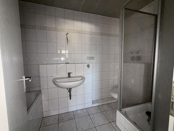 Badezimmer mit Dusche...