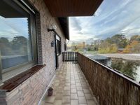 Balkon mit zwei Zugängen