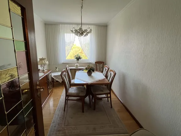 Kinder-/Arbeitszimmer (aktuell Esszi.)