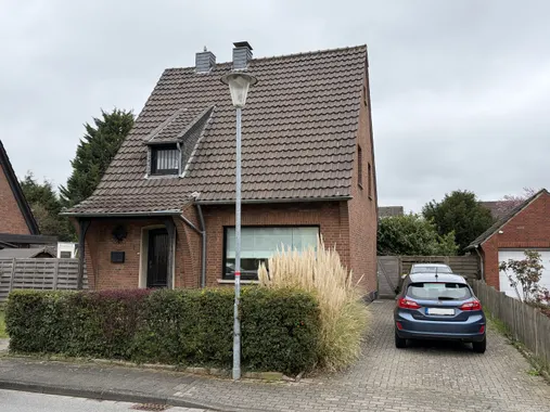 Freistehendes Einfamilienhaus auf tollem Grundstück in Moers-Kapellen