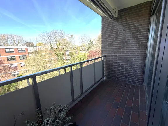 Loggia mit Markise und...