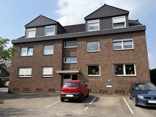 3-Zimmer-Dachgeschoss-Wohnung mit Balkon in Moers-Eick-Ost