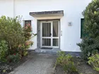 Haustür mit Überdachung