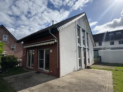 Jetzt neu: Haus zum Kauf in Moers