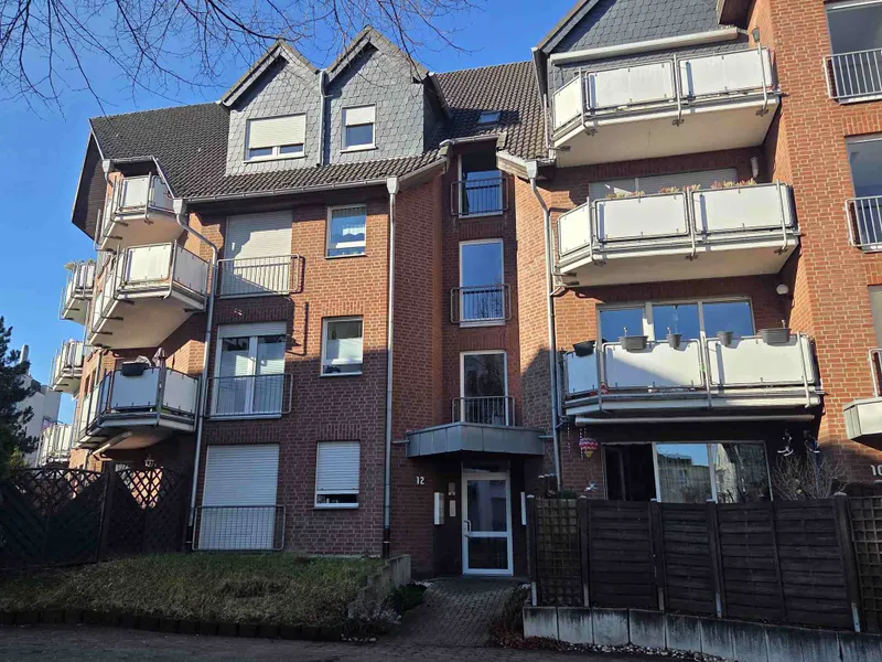 Modernes 8-Familienhaus