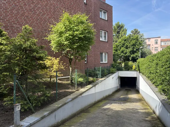 Tiefgaragenzufahrt