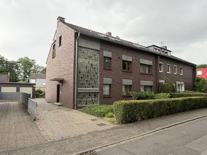 Zwei- bis Dreifamilienhaus in DU-Homberg