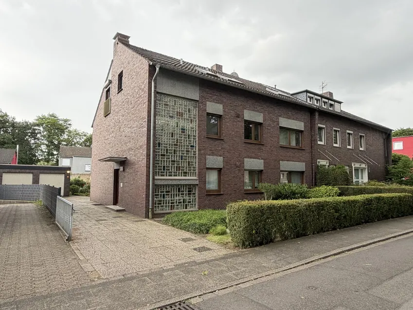 Zwei- bis Dreifamilienhaus in DU-Homberg