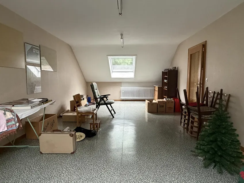 Wohn-/ Esszimmer DG