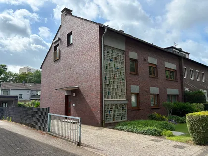 Jetzt neu: Haus zum Kauf in Duisburg