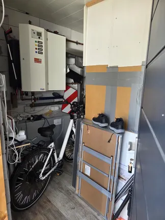 Abstellraum mit Heizungsanlage