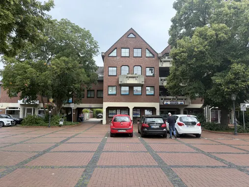 Neukirchen-Vluyn/OT Vluyn: 122 m² große Praxis oder ETW mit 26 m² großer Terrasse