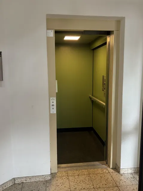 Aufzug für nur 2 Parteien