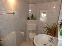 Gäste-WC ...