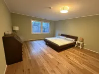 großzügiges Schlafzimmer