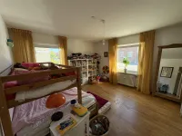 Schlafzimmer (aktuell Kinderzimmer)