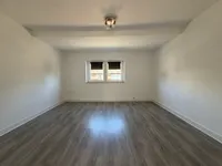 ... mit angrenzendem Wohnzimmer