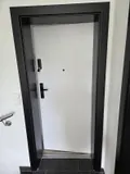 moderne Wohnungseingangstür