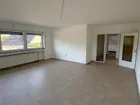 ... mit großer Fensterfront