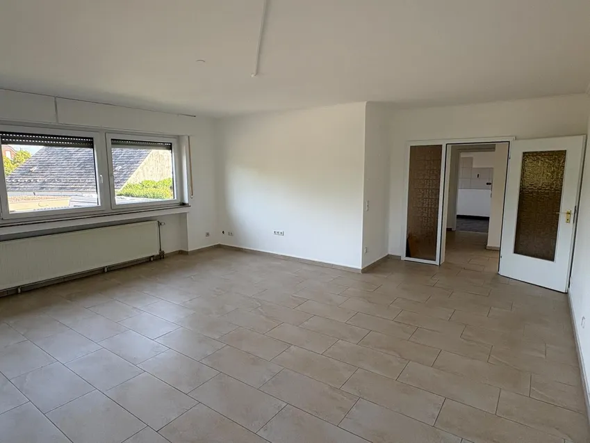 ... mit großer Fensterfront