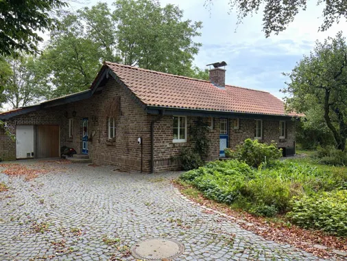 Was für eine Lage - allein zwischen Moers-Kapellen, Niep, Tönisberg und Krefeld!
