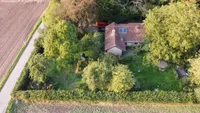 Blick auf Haus  und  Garten