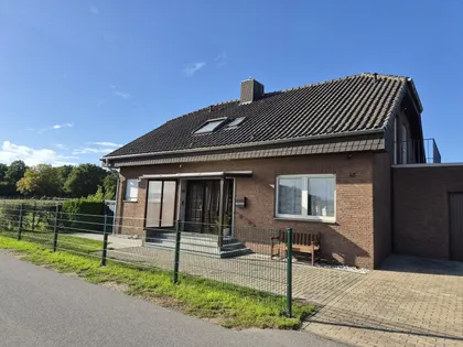 Jetzt neu: Haus zur Miete in Moers