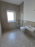 Modernes Duschbad im EG