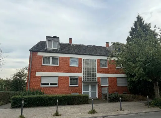 Gemütliche 2-Zimmer-DG-Wohnung in Duisburg-Bergheim