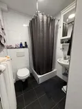 Badezimmer mit Dusche