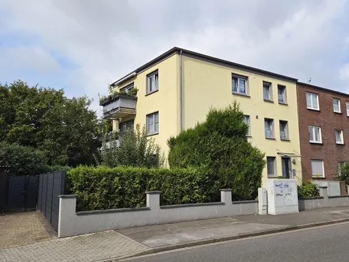 Große Erdgeschosswohnung mit Terrasse, Garten und Garage in Moers-Eick-West