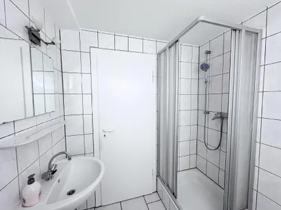 Tageslichtbad mit Dusche