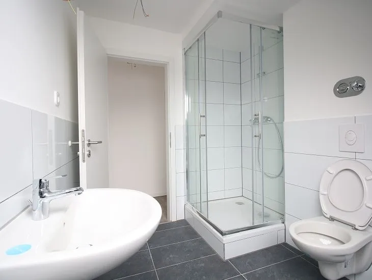 Tageslichtbad mit Dusche