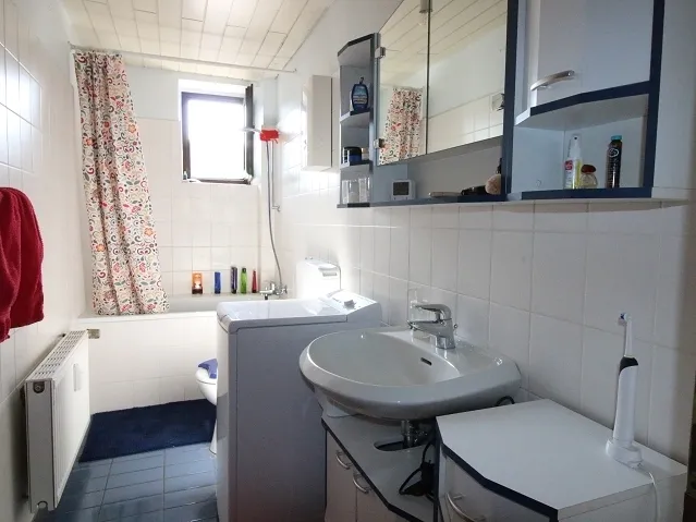 Wannenbad mit Fenster