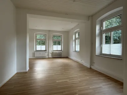 Gewerbe EG links mitte