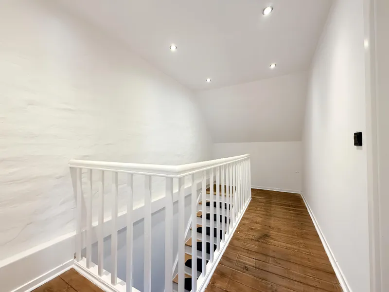 GROßZÜGIGE MASIONETTEWOHNUNG MIT 139 M² IM ZENTRUM ZU MIETEN! - Photo 4