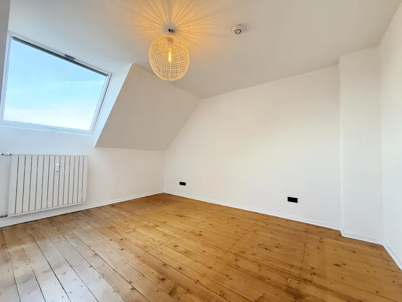 GROßZÜGIGE MASIONETTEWOHNUNG MIT 139 M² IM ZENTRUM ZU MIETEN! - Photo 2