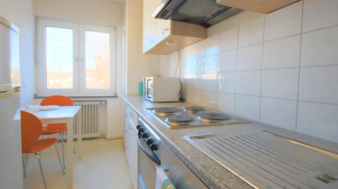 HELLES MÖBELIERTES APARTMENT MIT BALKON NÄHE GERICHT KREFELD - Photo 1