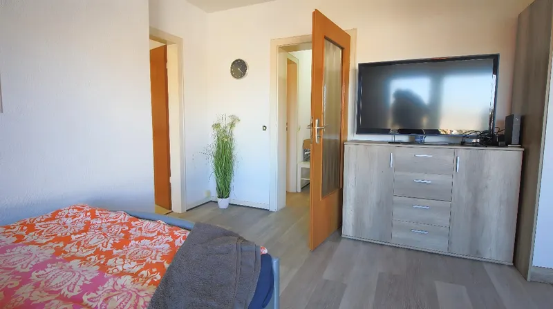 HELLES MÖBELIERTES APARTMENT MIT BALKON NÄHE GERICHT KREFELD - Photo 4