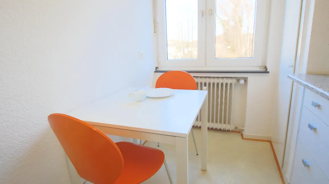 HELLES MÖBELIERTES APARTMENT MIT BALKON NÄHE GERICHT KREFELD - Photo 4